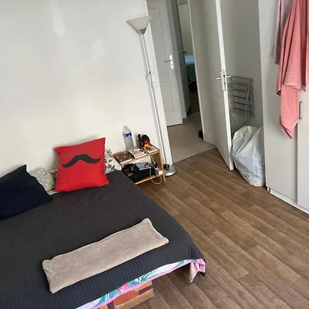 Paris12 Homestay *